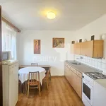 Pronajměte si 2 ložnic/e byt o rozloze 55 m² v Chvaletice