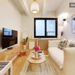 Rent 1 bedroom apartment of 21 m² in Paris