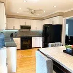 Rent 4 bedroom apartment of 306 m² in Oakville (Bronte West)