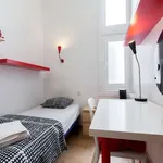 Rent a room of 150 m² in madrid