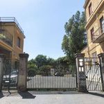 Rent a room in Roma