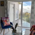 Rent 2 bedroom flat in Cambridge