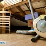 Affitto 5 camera appartamento di 60 m² in Genoa