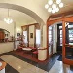 Rent 1 bedroom apartment of 43 m² in Prague