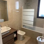 Alquilo 3 dormitorio apartamento de 100 m² en Estepona