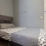 Rent a room of 175 m² in Valencia