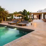 Rent 6 bedroom house in Ibiza