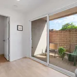 Rent 2 bedroom apartment of 88 m² in Los Angeles