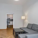 Pronajměte si 4 ložnic/e byt o rozloze 88 m² v Prague