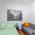 Rent 4 bedroom apartment in Valencia