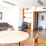 Rent a room of 110 m² in valencia