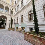 Rent 2 bedroom apartment of 77 m² in Budapest