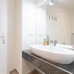 Rent 1 bedroom apartment of 360 m² in Vienna