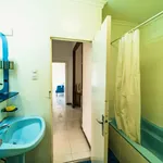 Rent a room of 120 m² in Sevilla