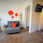 Rent 1 bedroom apartment of 40 m² in Lisbon