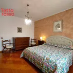 Rent 5 bedroom apartment of 90 m² in Padua