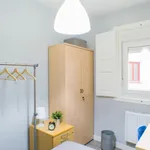 Rent a room of 140 m² in Madrid