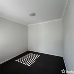 Rent 2 bedroom apartment in  St Johns Park NSW 2176                        