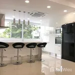 Rent 4 bedroom house of 410 m² in Bangkok