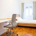 Rent a room in lisbon