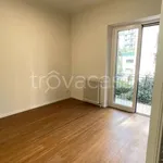 Rent 3 bedroom apartment of 92 m² in Milano