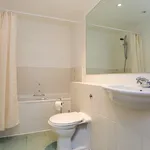 Rent 2 bedroom flat in London