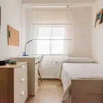 Rent a room of 110 m² in valencia