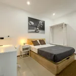 Rent 5 bedroom apartment in Barcelona