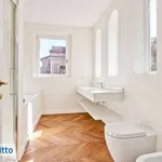 Affitto 6 camera appartamento di 255 m² in Rome