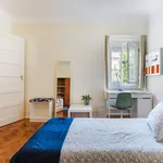 Rent 2 bedroom apartment of 115 m² in Lisbon