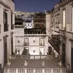 Affitto 2 camera appartamento di 100 m² in Napoli