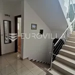 Najam 4 spavaće sobe kuća od 350 m² u Podstrana