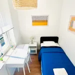 Rent 4 bedroom apartment in Málaga