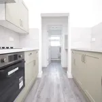 Rent 3 bedroom flat in Wakefield