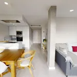 Rent 4 bedroom apartment of 65 m² in Alicante