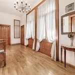 Rent 4 bedroom apartment of 180 m² in Arad