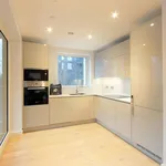 Rent 2 bedroom flat of 77 m² in London