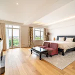 Huur 3 slaapkamer appartement van 377 m² in Brussels