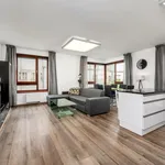 Pronajměte si 3 ložnic/e byt o rozloze 85 m² v Capital City of Prague