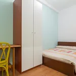 Rent 4 bedroom apartment in Madrid