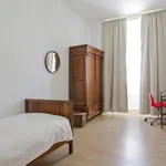 Rent 7 bedroom apartment in Lisbon