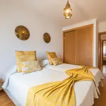 Rent 2 bedroom apartment of 72 m² in Armação de Pêra