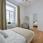 Rent a room in lisbon