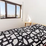 Rent 4 bedroom apartment in Porto