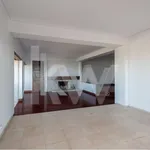 Rent 5 bedroom apartment of 232 m² in Lisbon