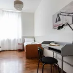 Rent 3 bedroom apartment of 140 m² in milan