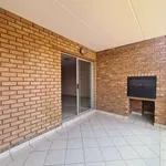 Rent 2 bedroom apartment of 105 m² in Pretoria