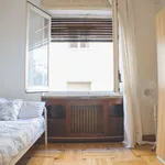 Rent a room of 210 m² in madrid