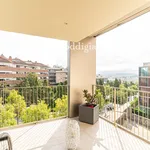 Rent 4 bedroom apartment of 160 m² in Sant Cugat del Vallès