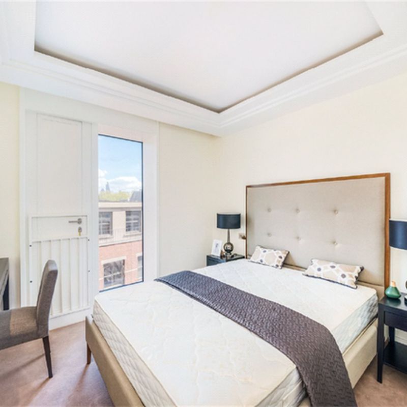 Flat to rent in Wren House, Strand WC2R